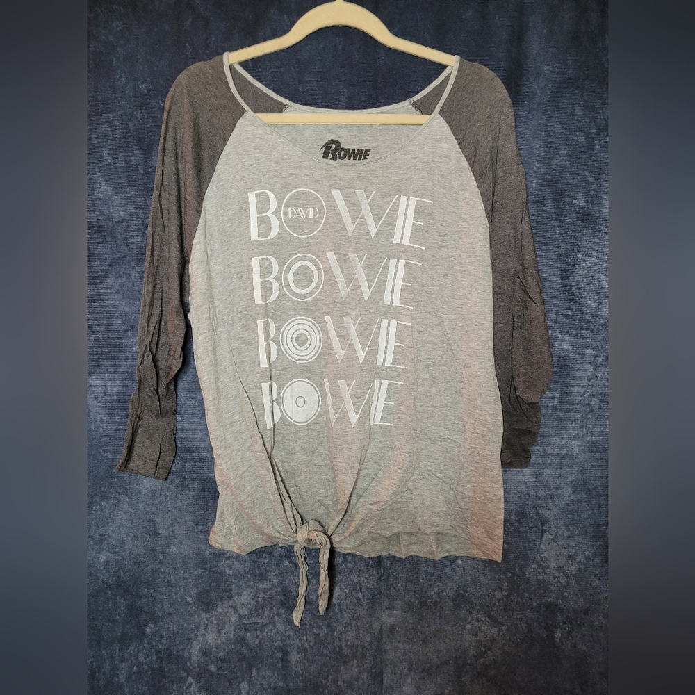 ✨️3/$25✨️ David Bowie Gray Long Sleeve Women's Top